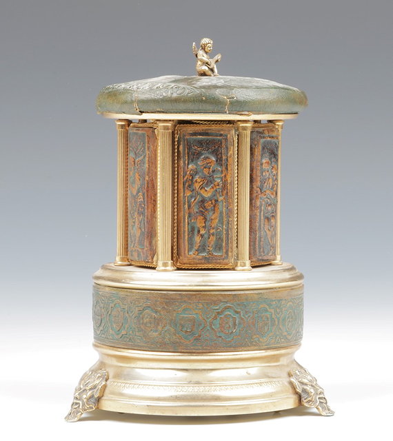 Appraisal: A MUSICAL BOX of classical figure form with dancing ballerina