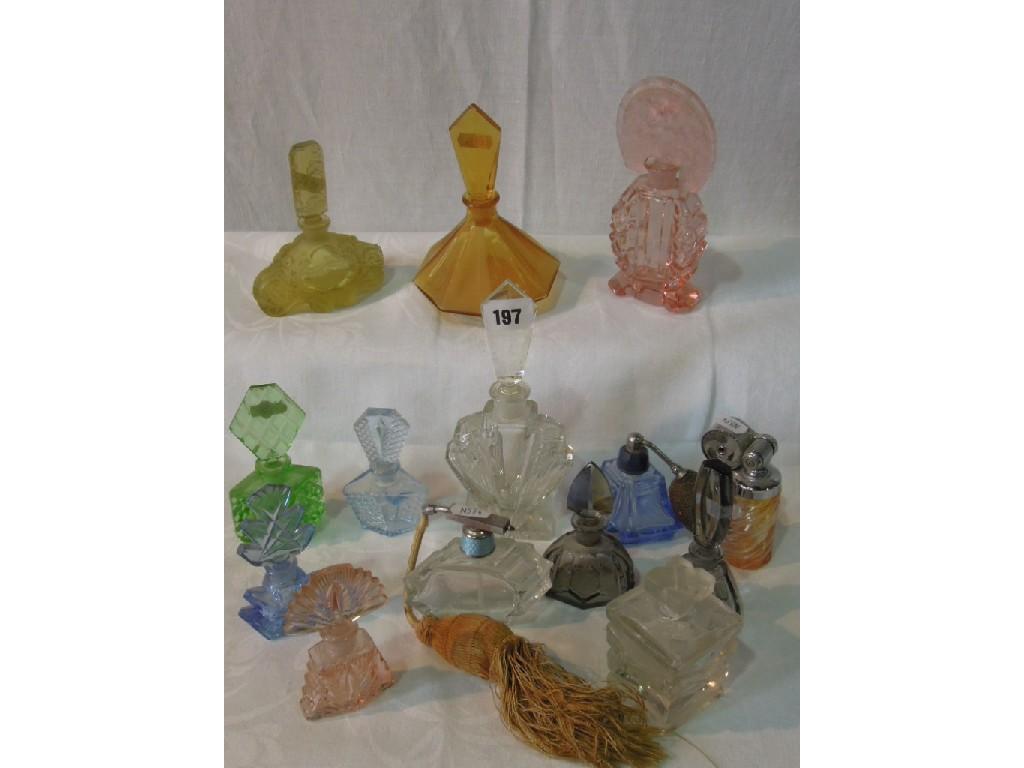 Appraisal: A quantity of mainly Art Deco scent bottles of various