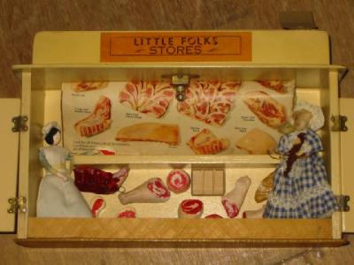 Appraisal: A Little Folks Stores painted wood fold out construction set