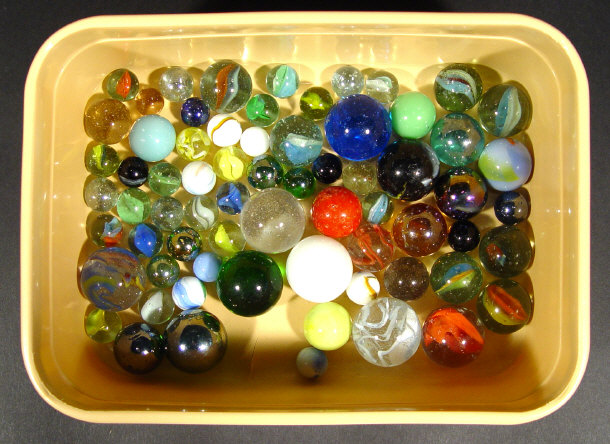 Appraisal: Collection of colourful glass marbles some with coloured veins and