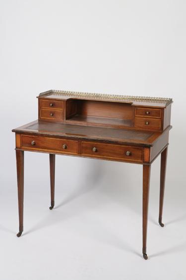 Appraisal: AN EDWARDIAN MAHOGANY AND SATINWOOD LADIES WRITING TABLE the top