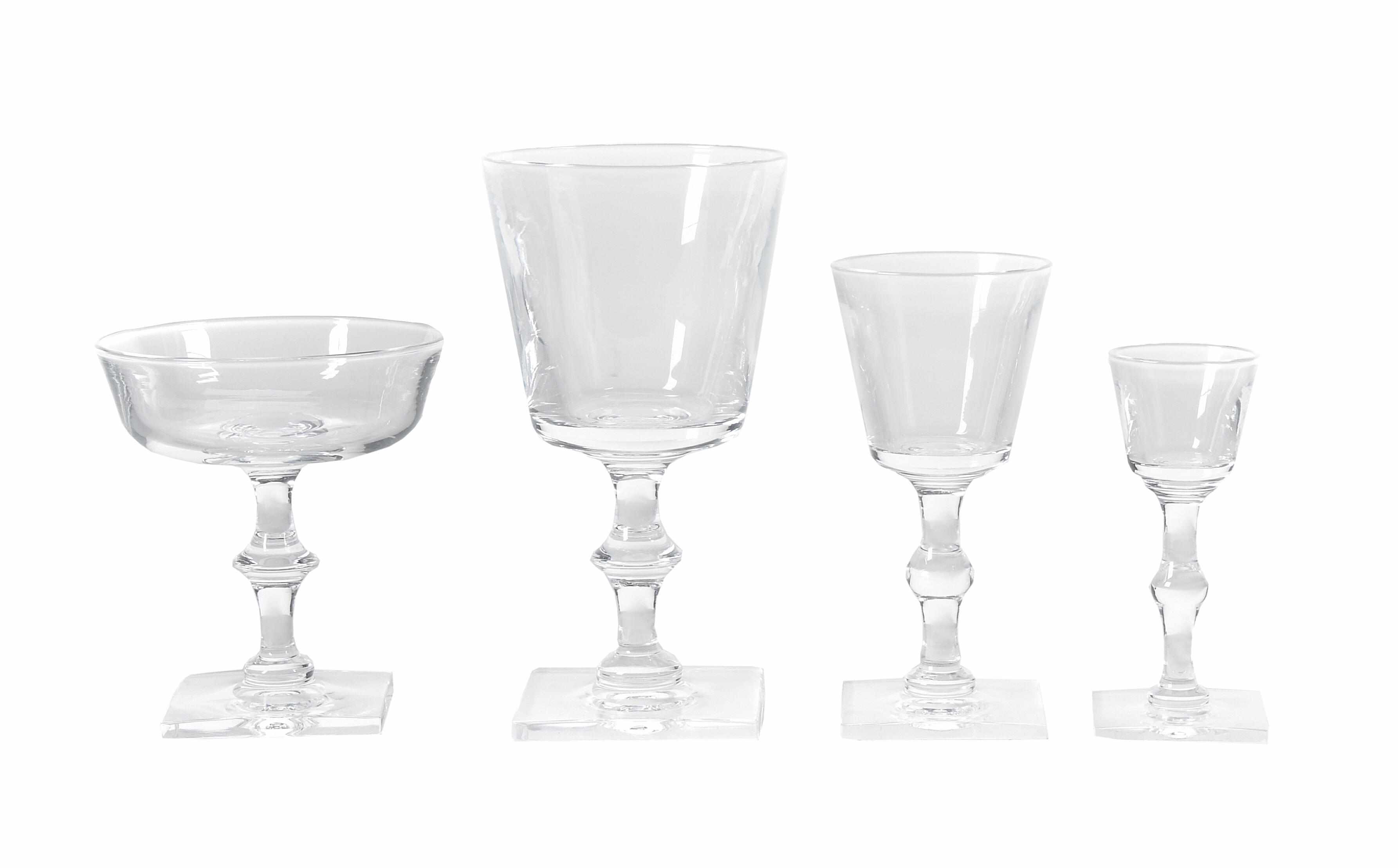 Appraisal: A suite of Steuben glass tableware Comprising twelve plates ten