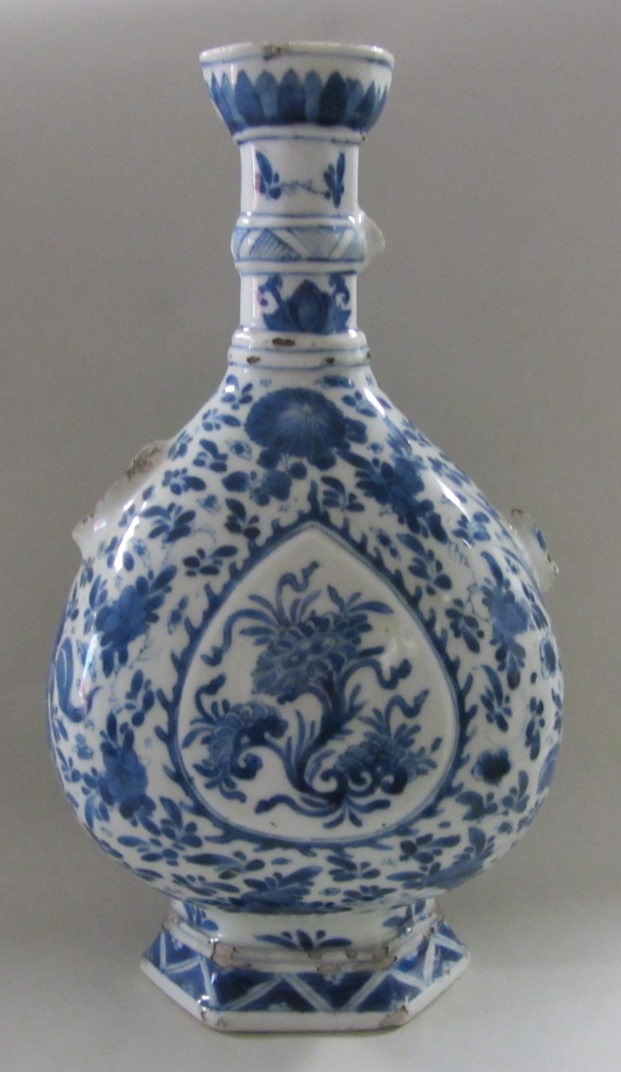 Appraisal: A Chinese blue and white ewer Kangxi of pear form