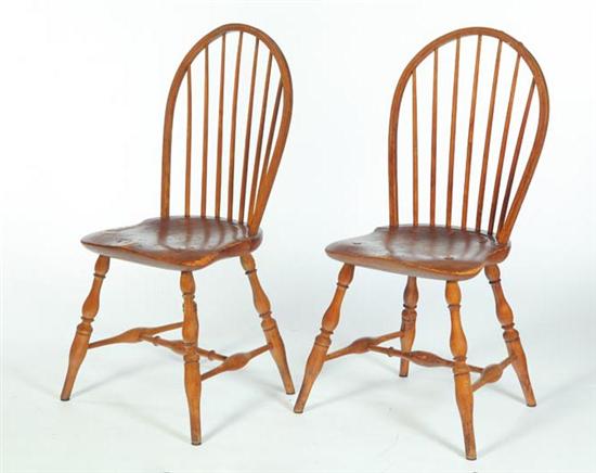 Appraisal: PAIR OF BOWBACK WINDSOR SIDE CHAIRS Rhode Island early th