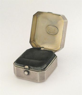 Appraisal: A modern Canadian ring box by Birks of canted oblong