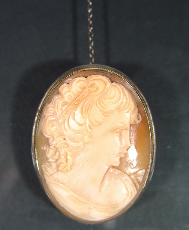 Appraisal: Silver cameo brooch