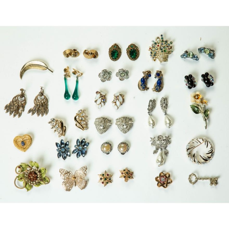 Appraisal: Mid-late th century Fifteen pairs of earrings screw back and