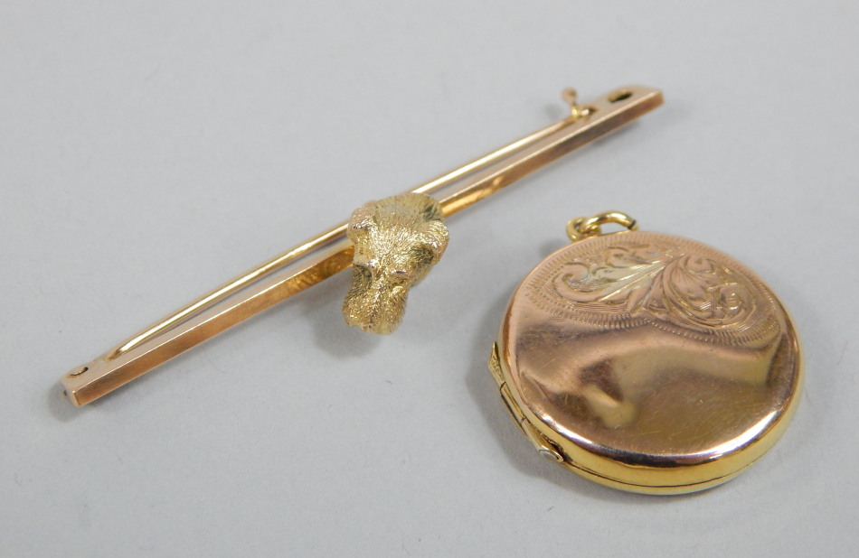 Appraisal: Two items of jewellery to include a dog bar brooch