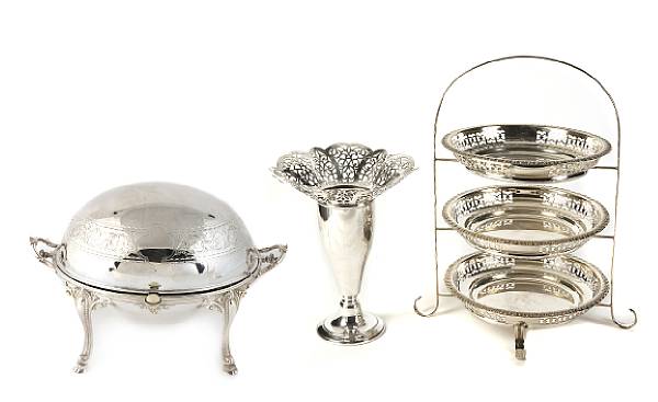 Appraisal: A group of plated table articles Comprising pr pedestal bowls