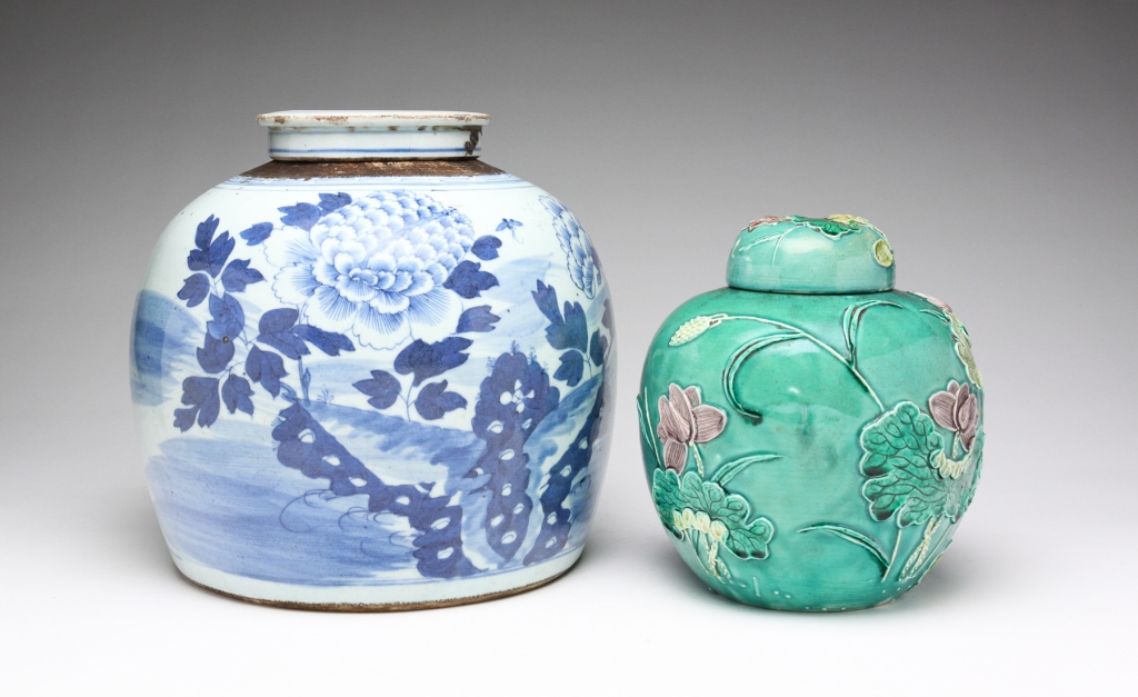 Appraisal: Late th- st half th century Blue and white chrysanthemum