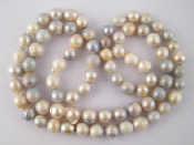 Appraisal: A South Sea cultured pearl necklace pearls approx mm diameter