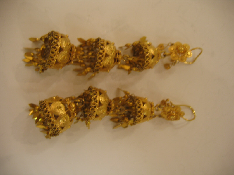 Appraisal: GOLD EARRINGS Yellow gold dangling Etruscan style fringed earrings Estimate