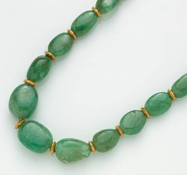 Appraisal: An emerald bead necklace of graduated nugget bead design measuring