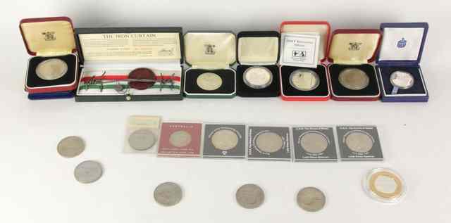 Appraisal: A quantity of commemorative coins including a Brink's oz fine