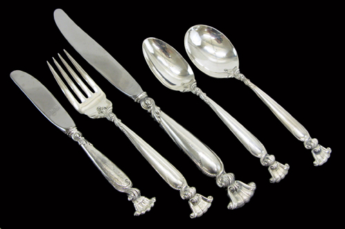 Appraisal: WALLACE STERLING SILVER FLATWARE SET pieces in the Romance of