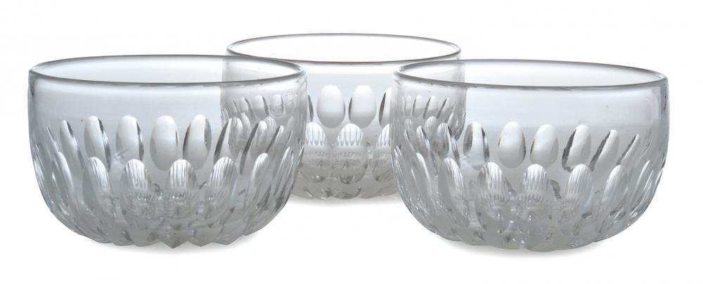 Appraisal: A SET OF EIGHT GEORGIAN CUT GLASS FINGER BOWLS CIRCA