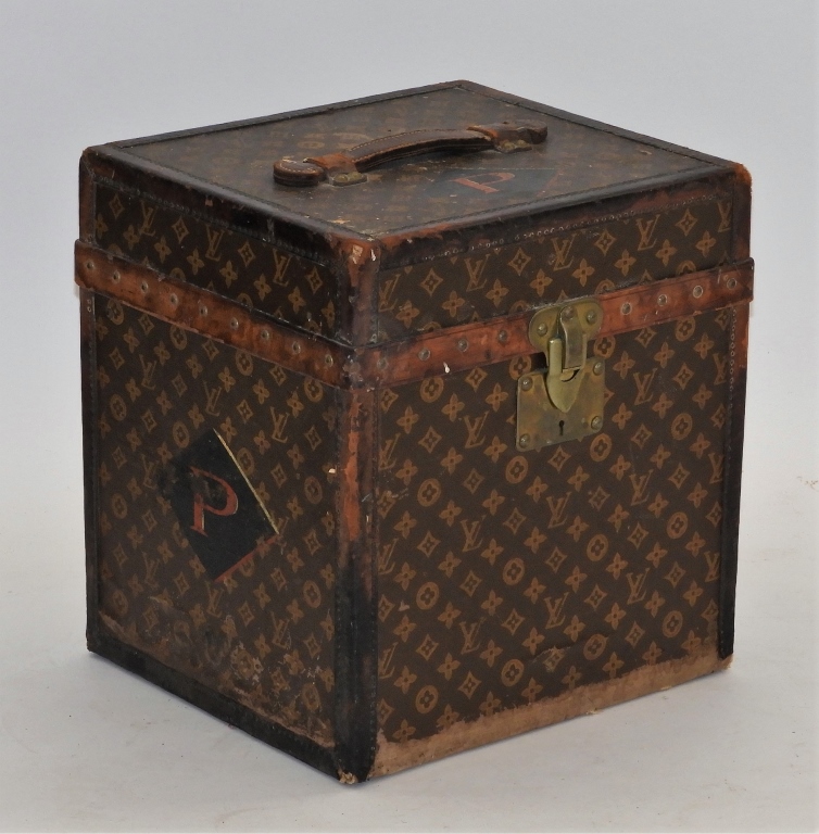 Appraisal: VINTAGE FRENCH LOUIS VUITTON MONOGRAM HAT BOX France th CenturyVintage