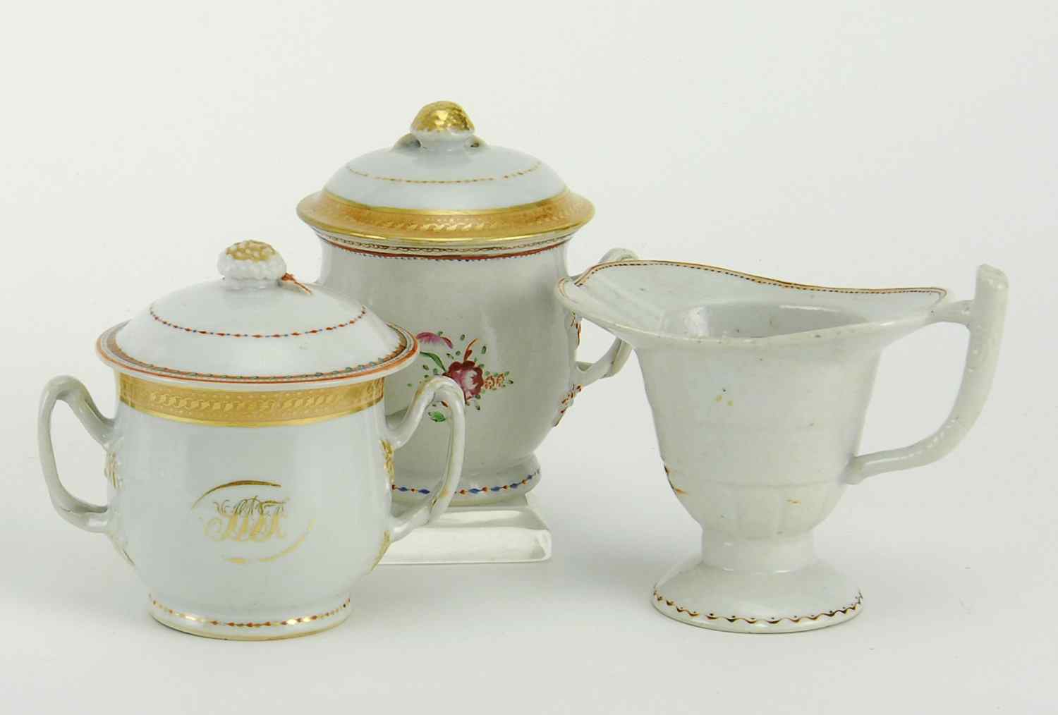 Appraisal: THREE PIECES OF CHINESE EXPORT PORCELAIN th CenturyTwo covered sugar