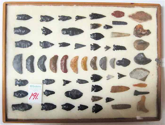 Appraisal: COLLECTION OF APPROXIMATELY NATIVE AMERICAN INDIAN POINTS and partially knapped