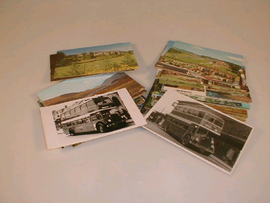 Appraisal: A large quantity of assorted postcards