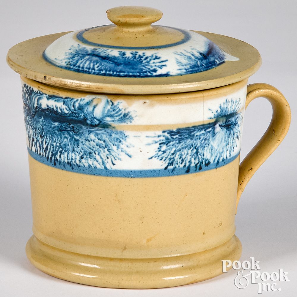 Appraisal: Yellowware lidded mug Yellowware lidded mug with mocha seaweed decoration