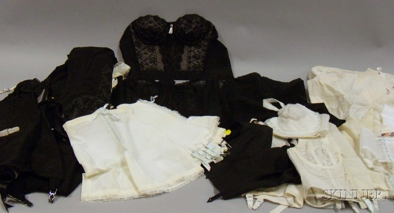 Appraisal: Large Assortment of Vintage Undergarments s- s makers include Lily