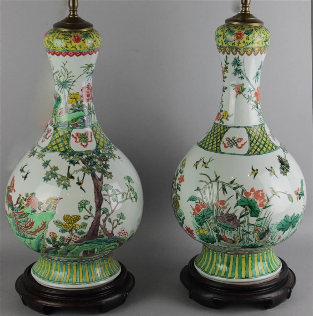 Appraisal: PAIR OF CHINESE FAMILLE VERTE GARLIC-MOUTH VASES of tall baluster