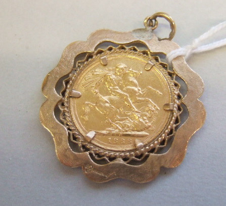 Appraisal: A Victoria Jubilee Head sovereign S in a ct gold