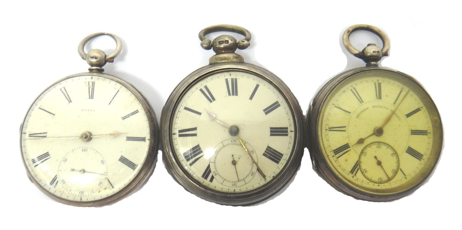 Appraisal: A gentleman's silver pair cased hunting cased pocket watch the