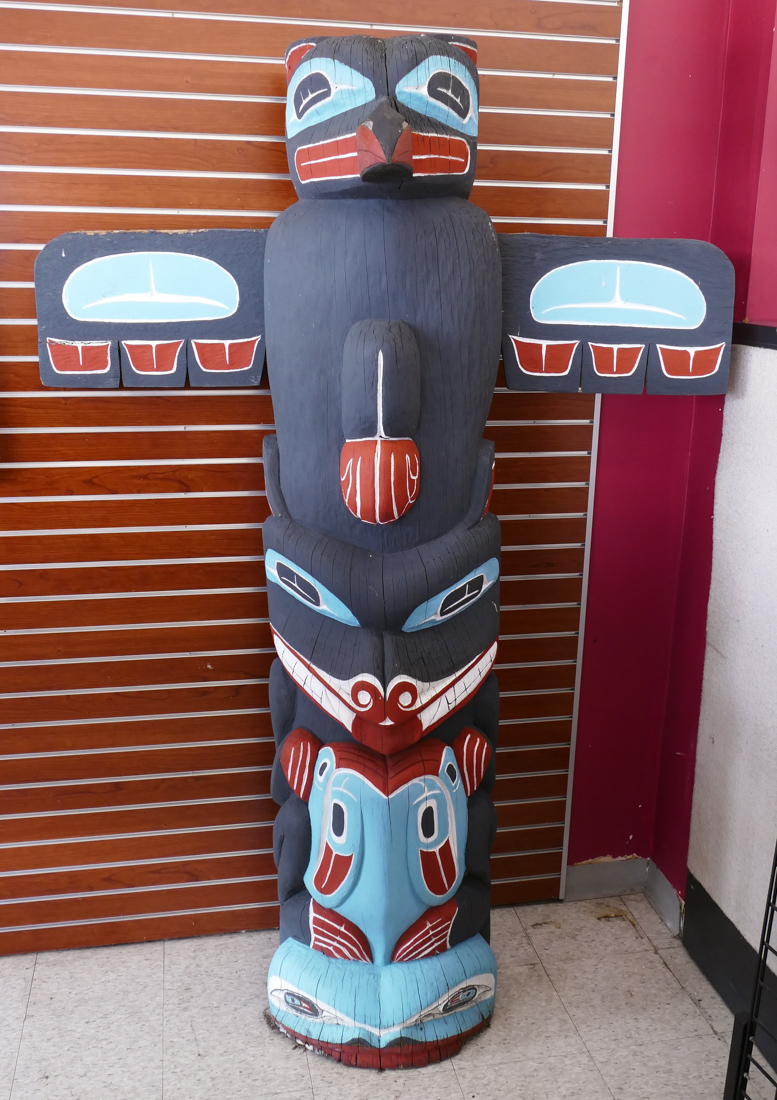 Appraisal: Dale MicAlyne th Cent Alaska ''Raven Wolf Frog'' Totem Pole