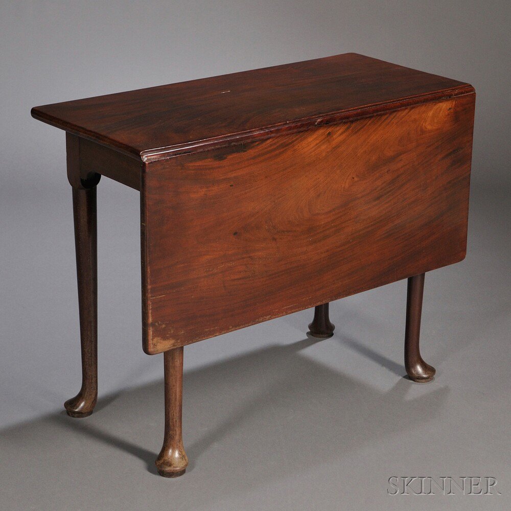 Appraisal: Queen Anne-style Gate-leg Table th century with a single drop-leaf