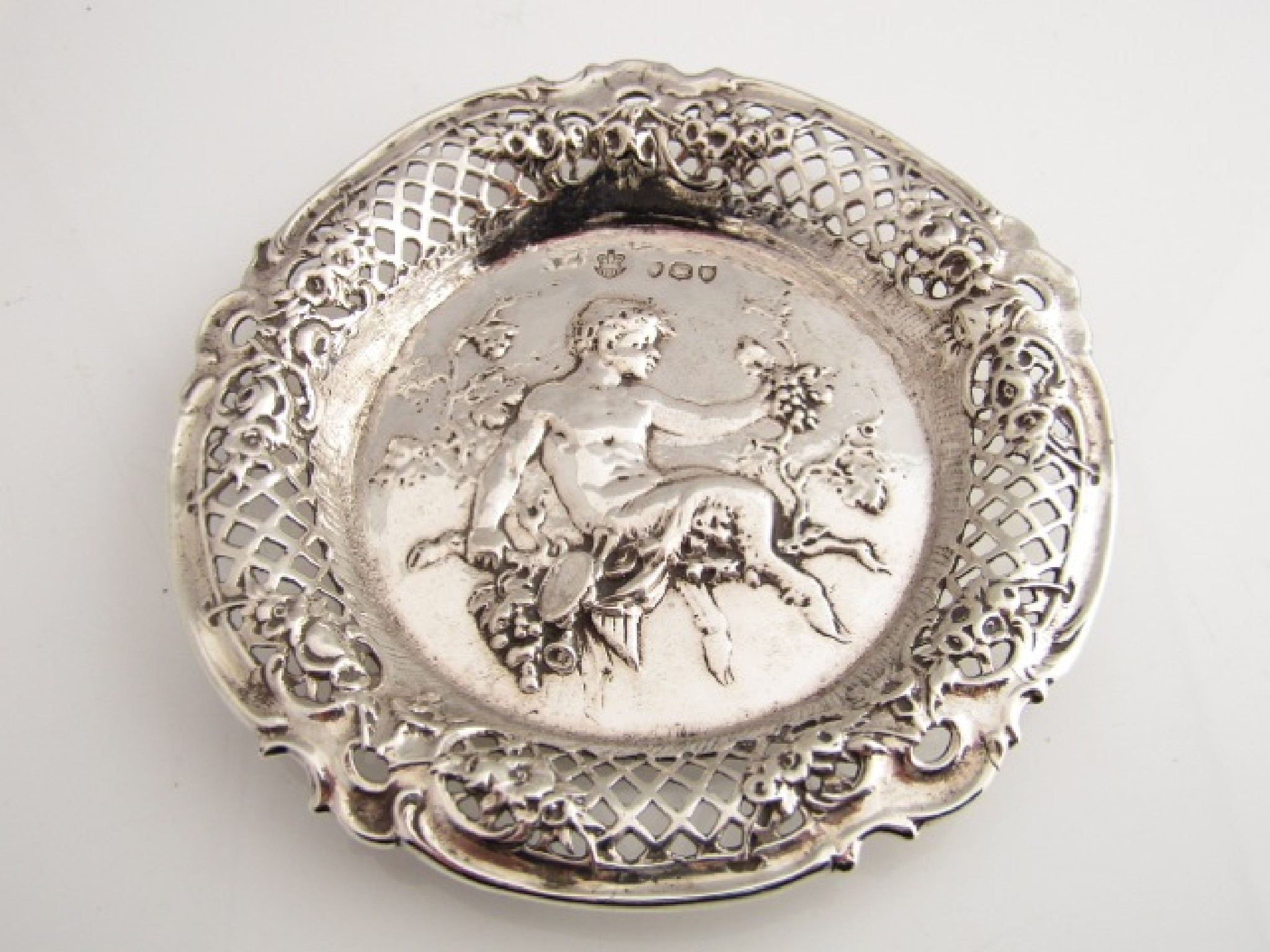 Appraisal: A late Victorian silver dish James Dudley London of shaped