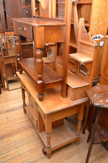 Appraisal: AN EDWARDIAN KAURI PINE DRESSING TABLE NO MIRROR