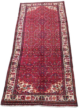 Appraisal: A Hamadan Carpet Approx '- x '- Thick dense wool