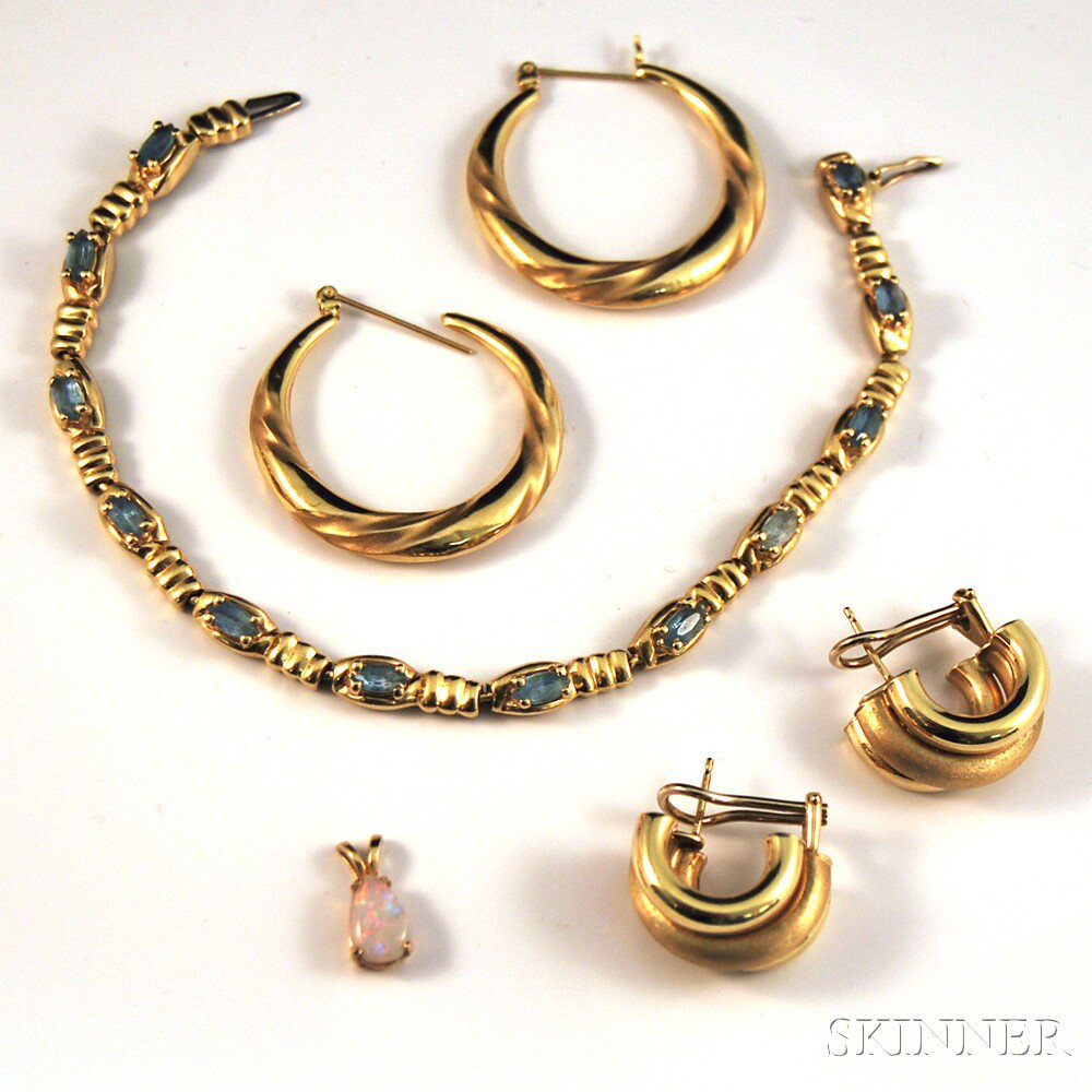 Appraisal: Four Pieces of Gold Jewelry a kt gold and light