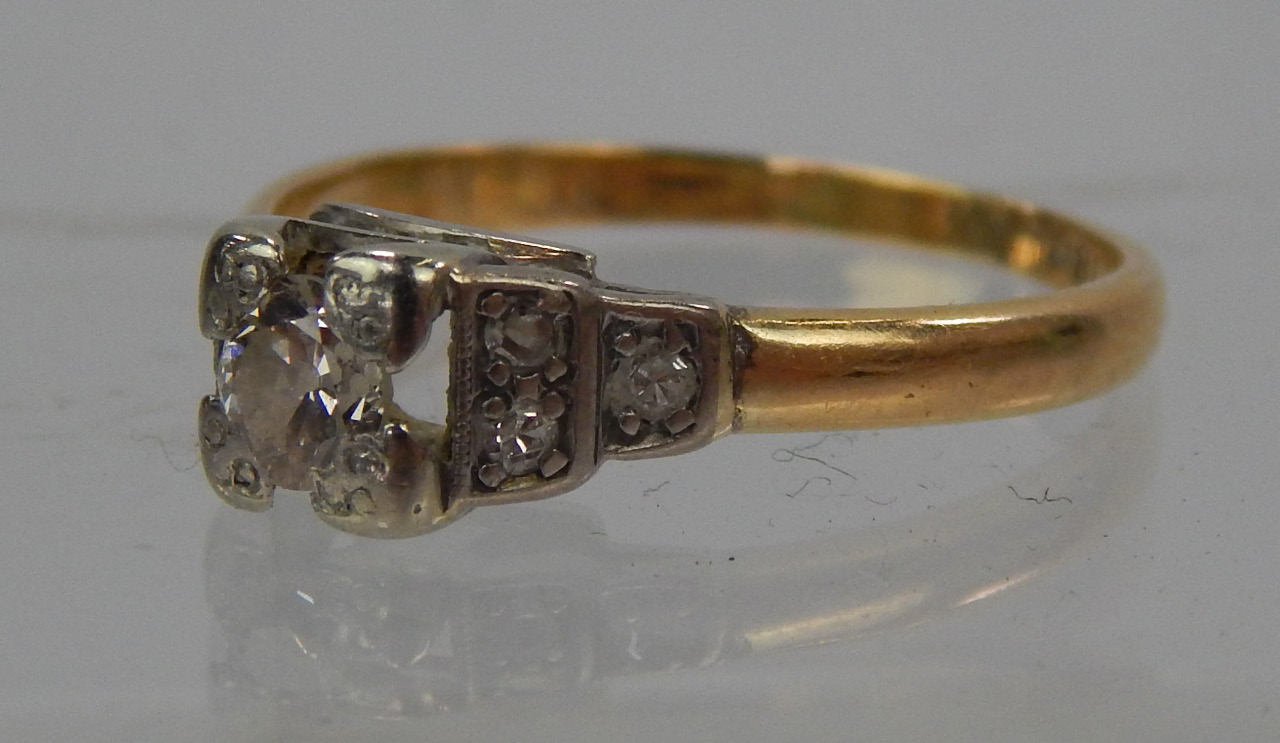 Appraisal: An ct gold and platinum solitaire ring having central brilliant