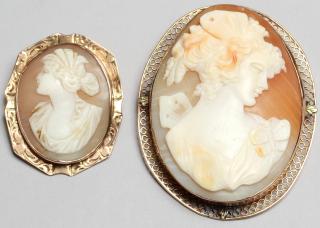 Appraisal: Shell Cameos in K Gold Bezels Two profile busts the