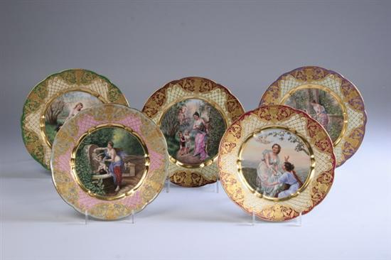 Appraisal: TWELVE DRESDEN PORCELAIN CABINET PLATES early th century Depicting hand