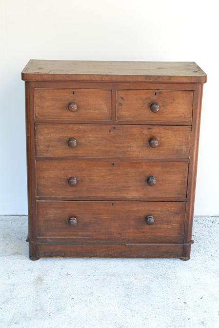 Appraisal: A VICTORIAN SIX DRAWER CHEST VENEER A F