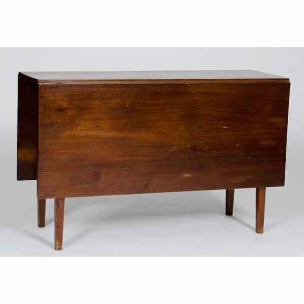 Appraisal: Drop-Leaf Hepplewhite Mahogany Table American th century A drop-leaf Hepplewhite