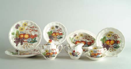 Appraisal: -PIECE COPELAND SPODE DINNER SERVICE REYNOLDS Flower and fruit decoration