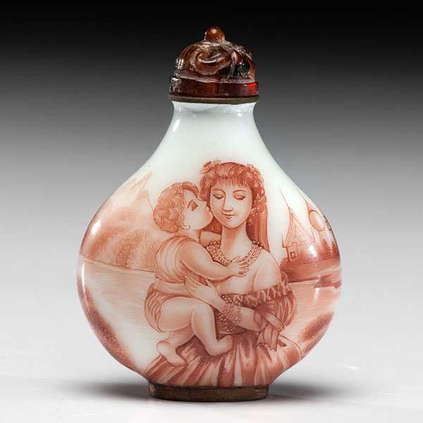 Appraisal: Chinese th century Imperial form porcelain snuff bottle for export