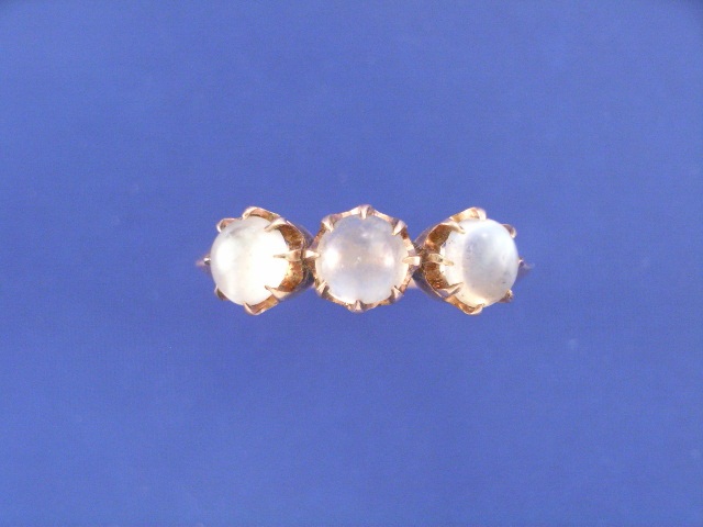 Appraisal: A ct rose gold three moonstone dress ring ring size