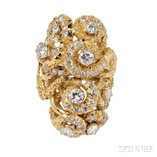 Appraisal: kt Gold and Diamond Ring the abstract design prong- and