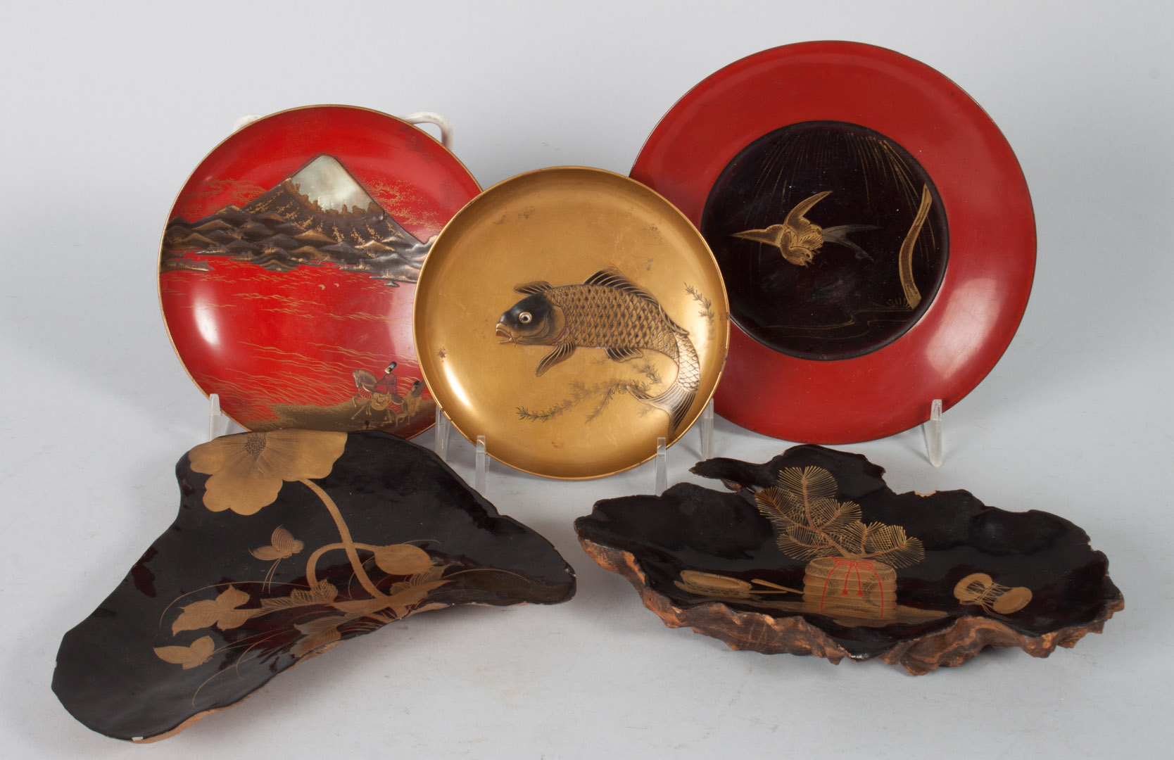 Appraisal: Five pieces of Japanese lacquer ware first quarter- th century