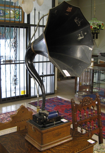 Appraisal: EDISON CYLINDER PHONOGRAPH Fireside model B serial c - having