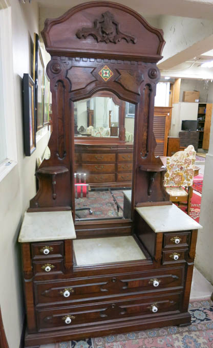 Appraisal: A VICTORIAN WALNUT DRESSER American last quarter of the th