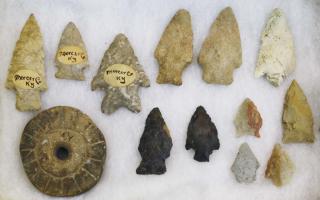 Appraisal: Virginia Kentucky lithic artifacts arrowheads KY pottery disc- pcs length