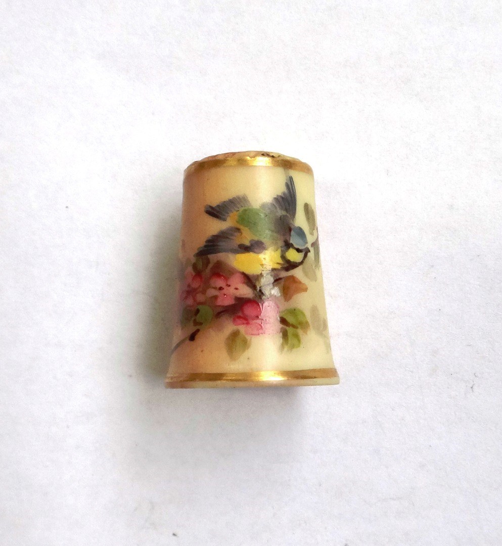 Appraisal: A late th early th century blush ivory porcelain thimble