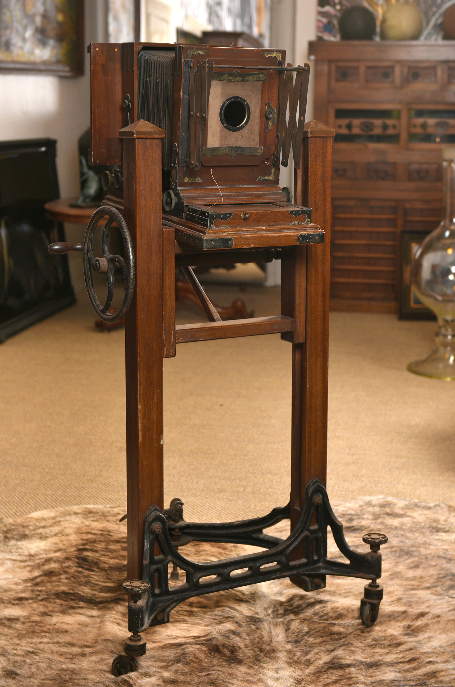 Appraisal: AN EARLY TH CENTURY LARGE FORMAT CAMERA ON STAND h